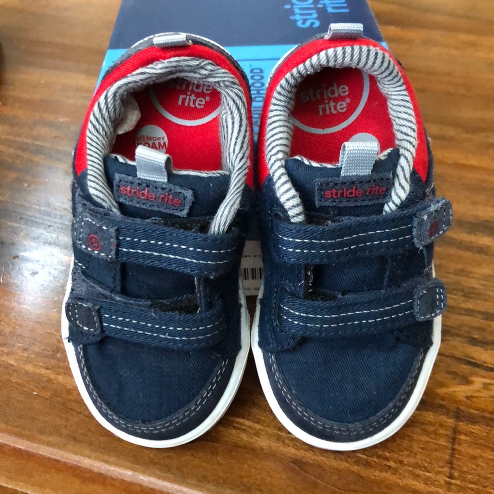 Stride Rite Logan